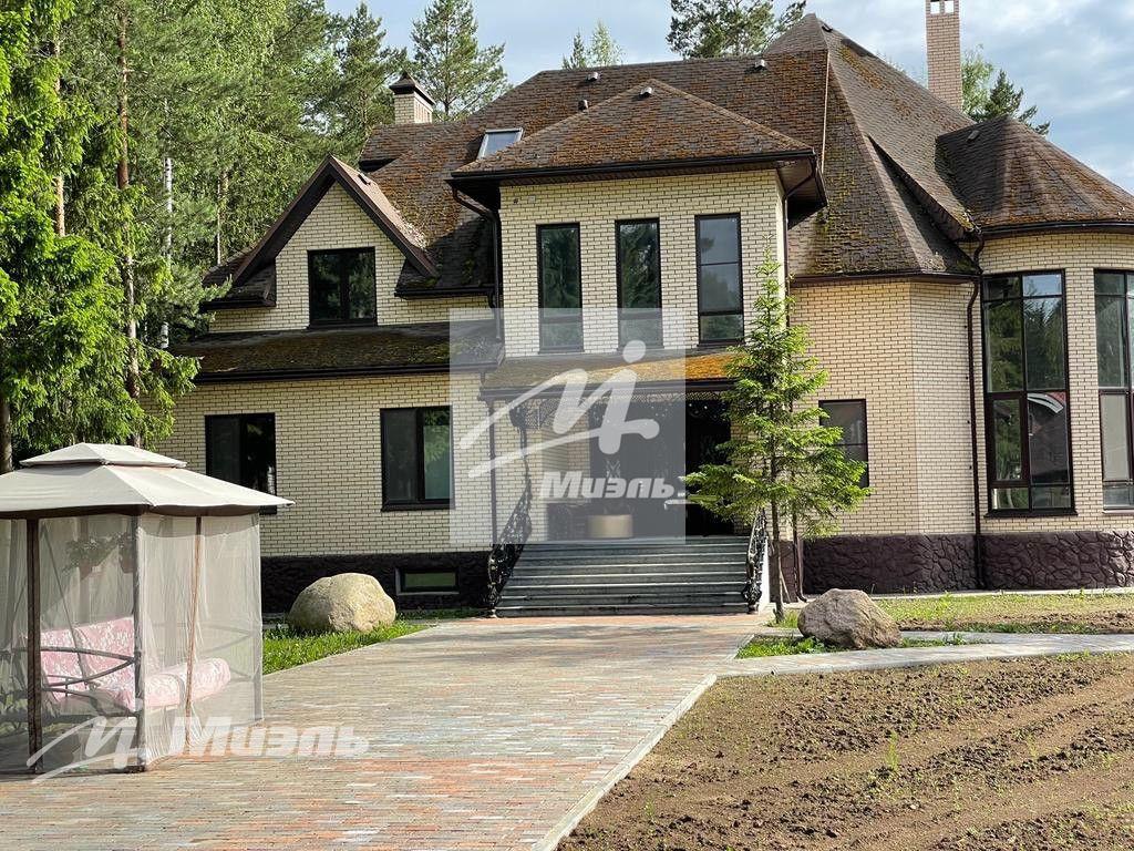 Продажа дома 614 кв. м с участком 34 сотки в городской округ Истра, деревня  Веледниково